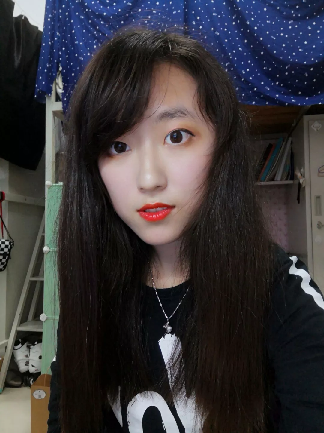 红警女军官档案 | 长相甜美的理科女生“朵喵喵”