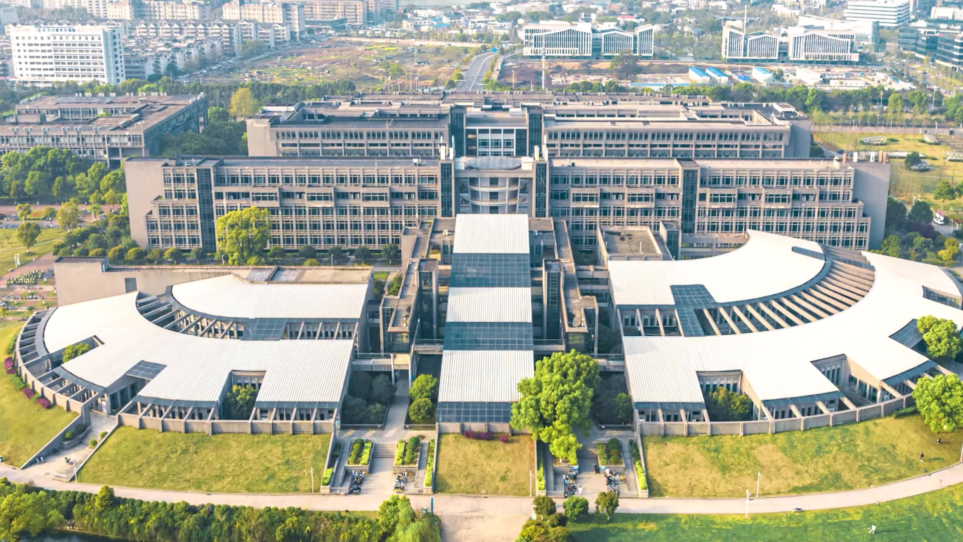 集结吧，高校蛋！首届《蛋仔派对》全国高校联赛启动！