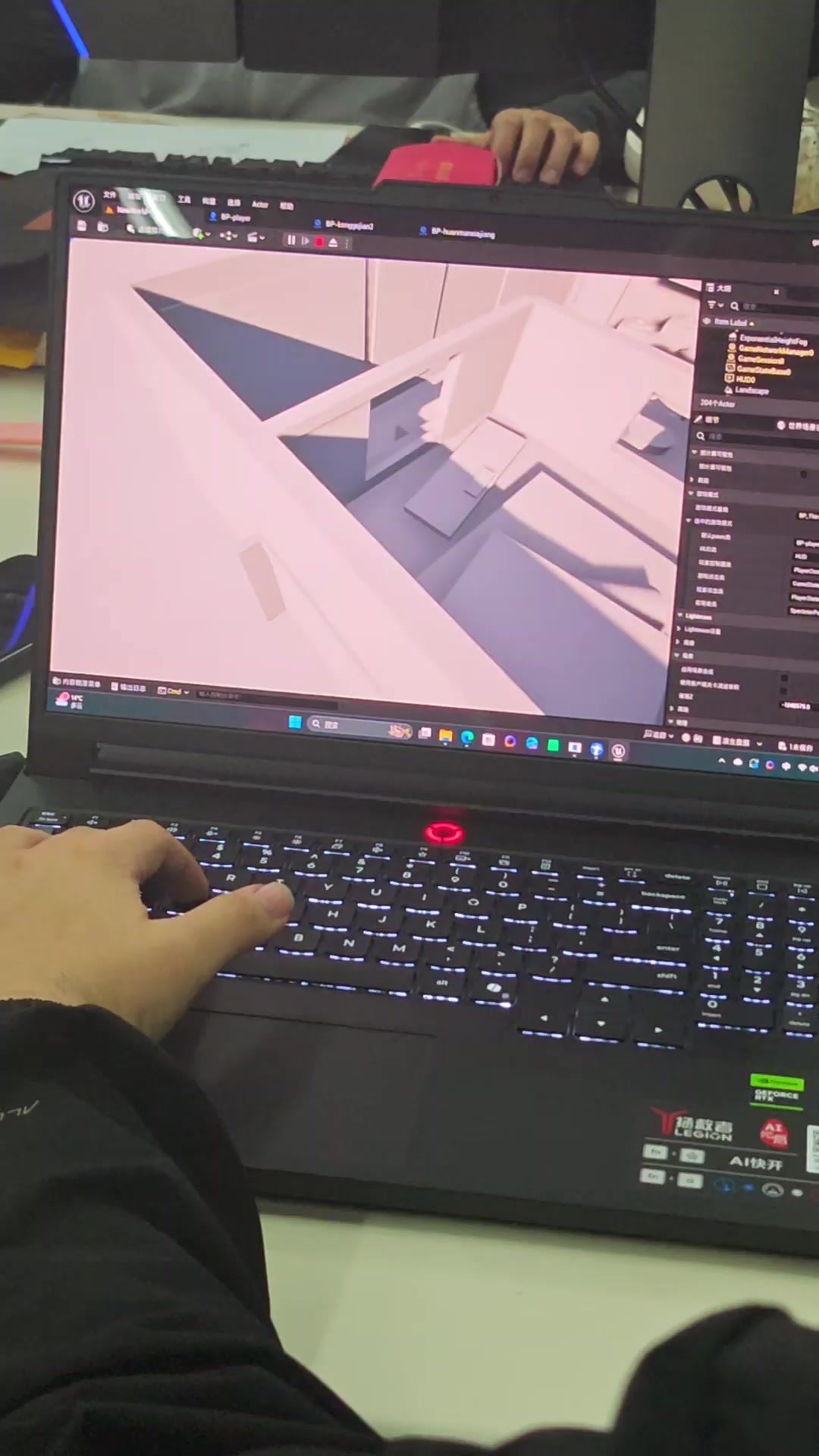 bug小人🤓（是bug还是设定呢？ 🤭）