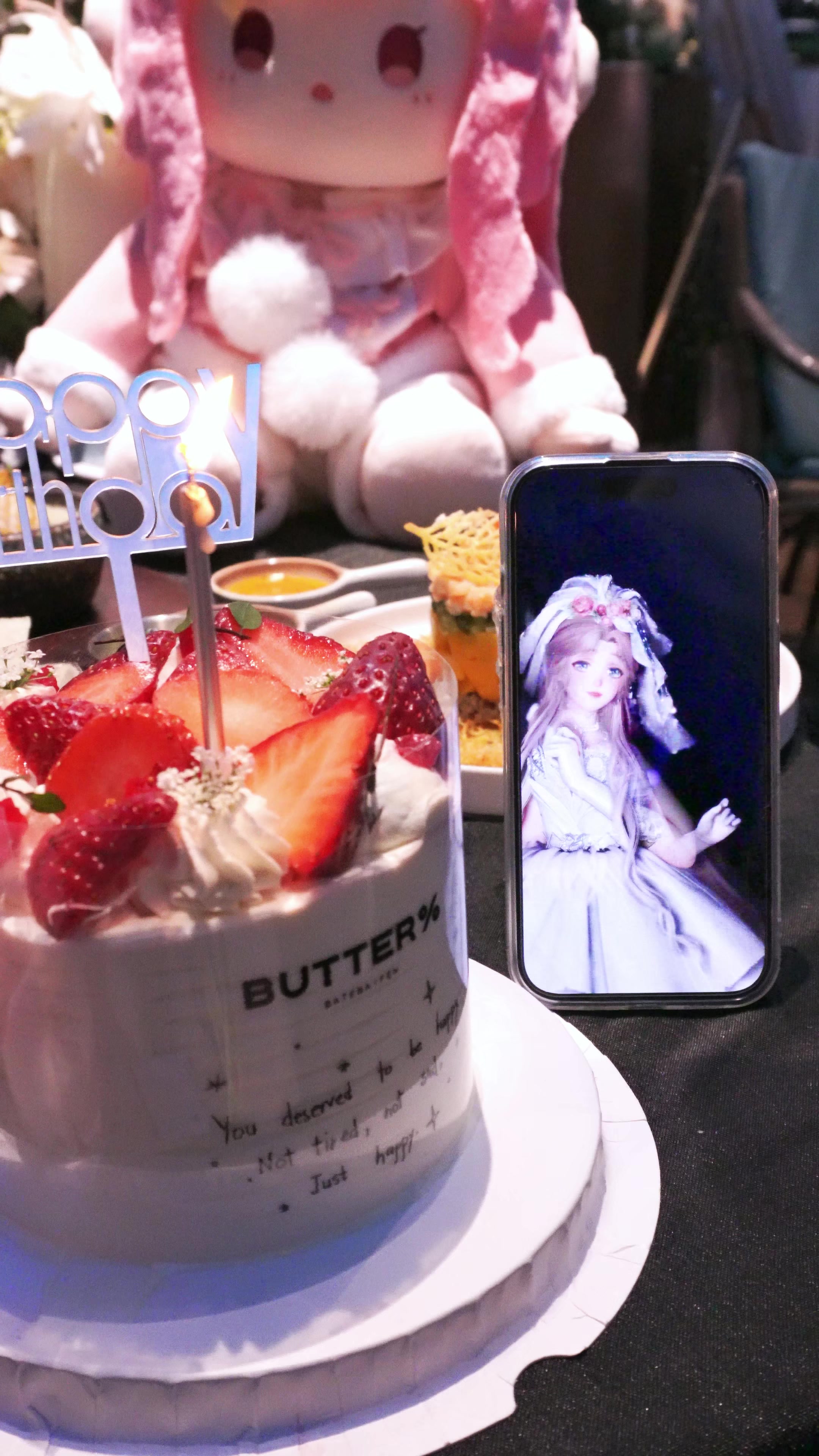 暖暖！生日快乐！吹蜡烛吧——